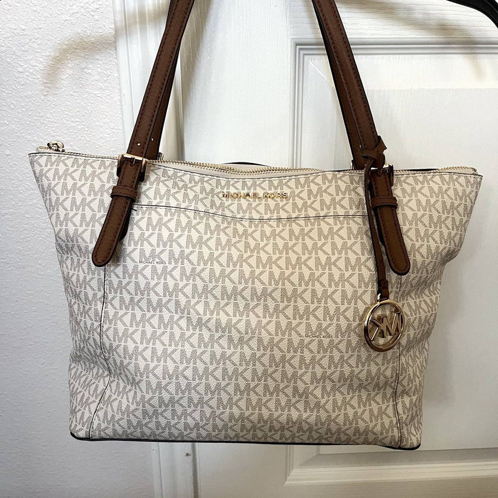 Michael Kors bag with adjustable straps